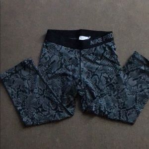 Nike snakeskin cropped leggings